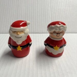 Cracker Barrel Santa & Mrs. Claus Ceramic Shakers -H
